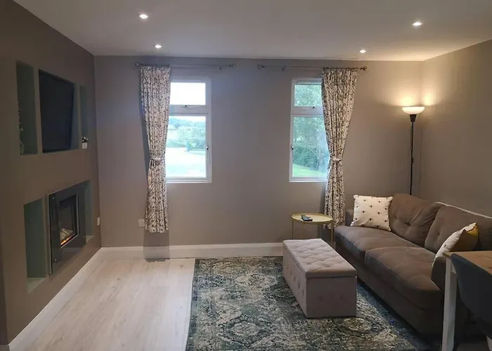 Country Retreat, Ireland's Hidden Heartland F35 Yc67 * Ballyhaunis